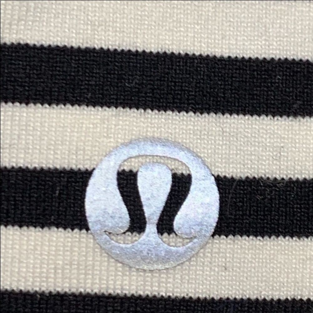 Lululemon Amala Black White Stripe Tank Top Built in Bra 8 - Picture 8 of 8
